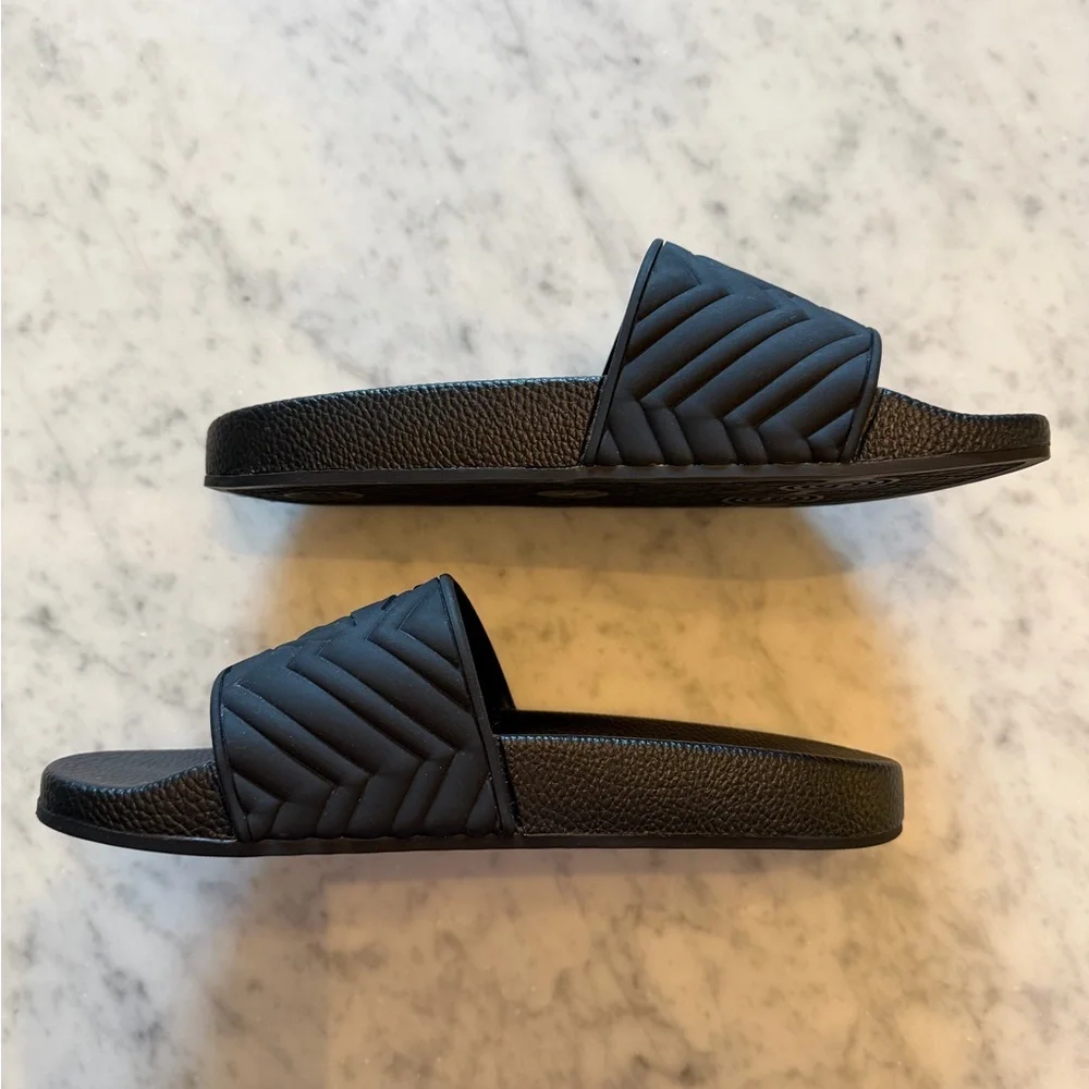 Gucci GG Matelasse Quilted Slides Sandal Rubber Black Mens 8.5/9 or Women’s 11